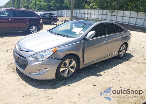 2011 Hyundai Sonata Hybrid from USA, damaged, VIN KMHEC4A4XBA016883